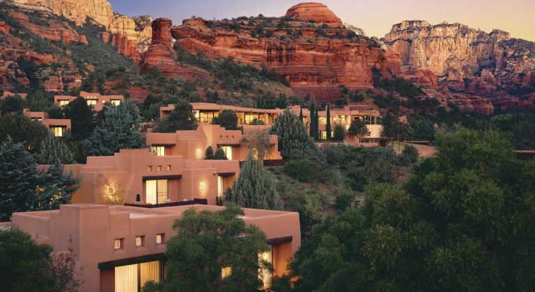 Luxury Mountain Retreats Usa: Expert Guide To Exterior Design
